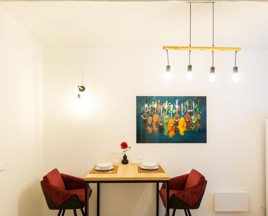 Apartman Kolura Vis Ngoại thất bức ảnh